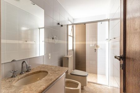 Apartamento à venda com 260m², 4 quartos e 3 vagasBanheiro 1