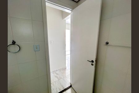 Apartamento para alugar com 67m², 2 quartos e 1 vaga Apartamento para alugar com 67m², 2 quartos e 1 vagaBanheiro 1