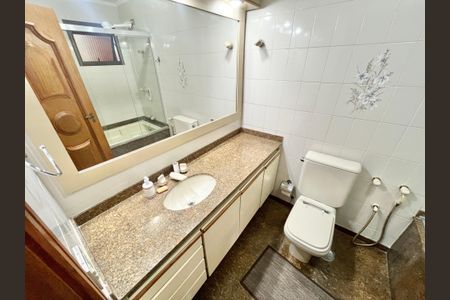 Apartamento à venda com 143m², 4 quartos e 3 vagasBanheiro