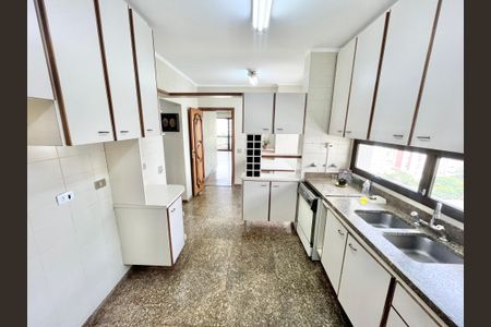 Apartamento à venda com 143m², 4 quartos e 3 vagasCozinha