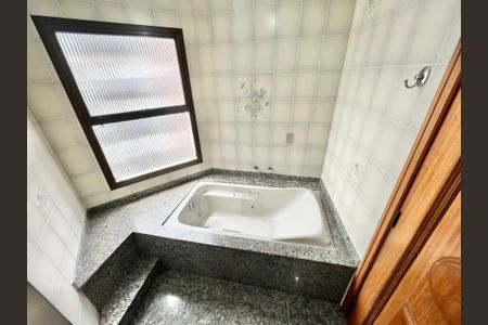 Apartamento à venda com 143m², 4 quartos e 3 vagasBanheiro da Suíte 3