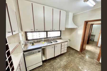 Apartamento à venda com 143m², 4 quartos e 3 vagasCozinha