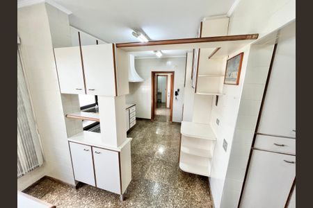 Apartamento à venda com 143m², 4 quartos e 3 vagasCozinha