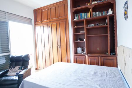 Apartamento à venda com 90m², 3 quartos e 1 vagaquarto 2