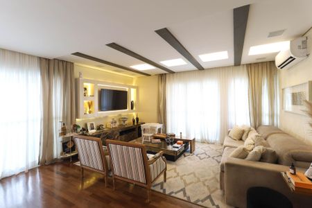 Apartamento à venda com 158m², 3 quartos e 4 vagas