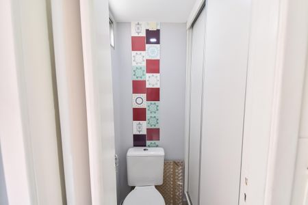 Apartamento à venda com 71m², 3 quartos e 1 vaga Apartamento à venda com 71m², 3 quartos e 1 vagaBanheiro de serviço