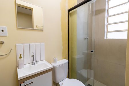 Banheiro de apartamento para alugar com 1 quarto, 32m² em Menino Deus, Porto Alegre