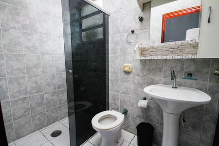 Casa para alugar com 117m², 2 quartos e 2 vagasBanheiro