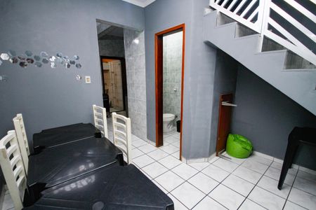 Casa para alugar com 117m², 2 quartos e 2 vagasSala