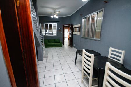 Casa para alugar com 117m², 2 quartos e 2 vagasSala