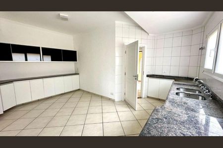 Casa à venda com 285m², 3 quartos e 5 vagasFoto 03