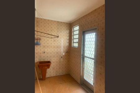 Casa à venda com 240m², 2 quartos e 2 vagas Casa à venda com 240m², 2 quartos e 2 vagasÁrea de serviço