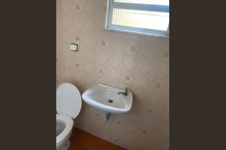 Casa à venda com 240m², 2 quartos e 2 vagas Casa à venda com 240m², 2 quartos e 2 vagasBanheiro