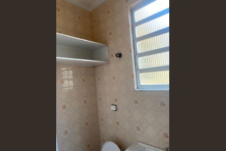 Casa à venda com 240m², 2 quartos e 2 vagas Casa à venda com 240m², 2 quartos e 2 vagasBanheiro