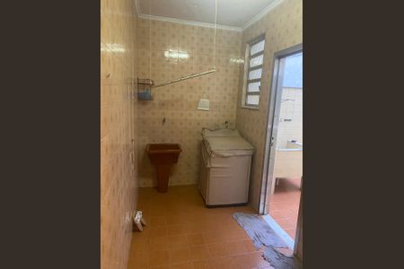 Casa à venda com 240m², 2 quartos e 2 vagas Casa à venda com 240m², 2 quartos e 2 vagasÁrea de serviço