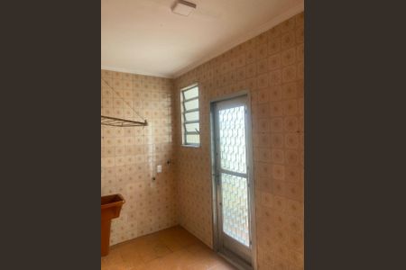 Casa à venda com 240m², 2 quartos e 2 vagas Casa à venda com 240m², 2 quartos e 2 vagasÁrea de serviço