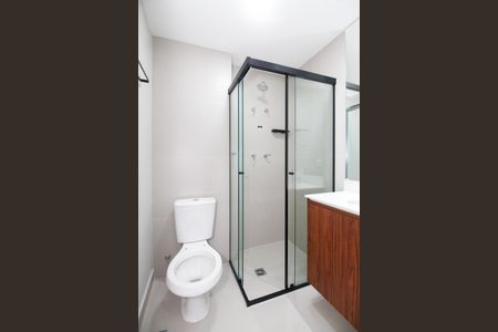 Banheiro de kitnet/studio para alugar com 1 quarto, 25m² em Pinheiros, São Paulo