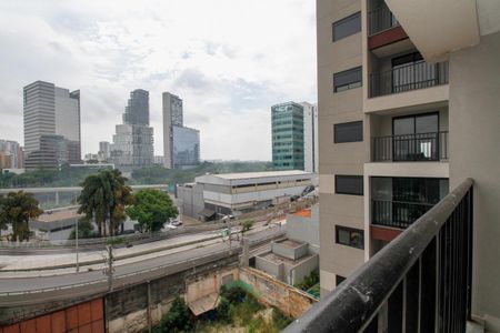 Varanda de kitnet/studio para alugar com 1 quarto, 25m² em Pinheiros, São Paulo