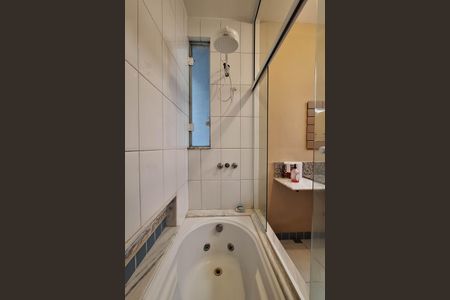 Casa para alugar com 450m², 4 quartos e 4 vagasBanheiro Social