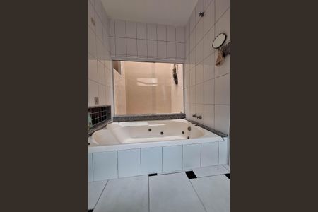 Casa para alugar com 450m², 4 quartos e 4 vagasBanheiro da Suíte 1