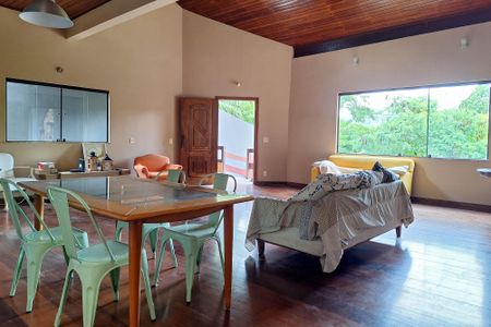 Casa para alugar com 450m², 4 quartos e 4 vagasSala