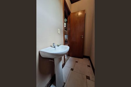 Casa para alugar com 450m², 4 quartos e 4 vagasLavabo