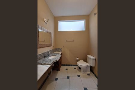 Casa para alugar com 450m², 4 quartos e 4 vagasBanheiro Social