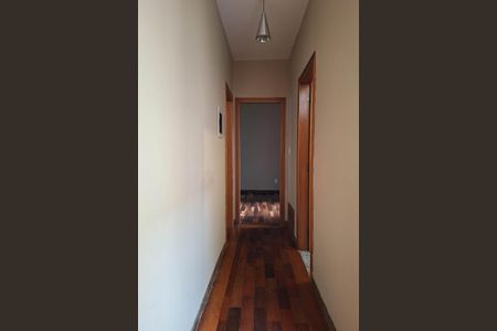 Casa para alugar com 450m², 4 quartos e 4 vagasCorredor