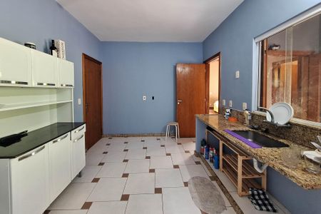 Casa para alugar com 450m², 4 quartos e 4 vagasCozinha