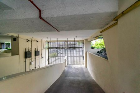 Apartamento à venda com 75m², 3 quartos e 1 vaga Apartamento à venda com 75m², 3 quartos e 1 vagaÁrea comum - Portão da garagem