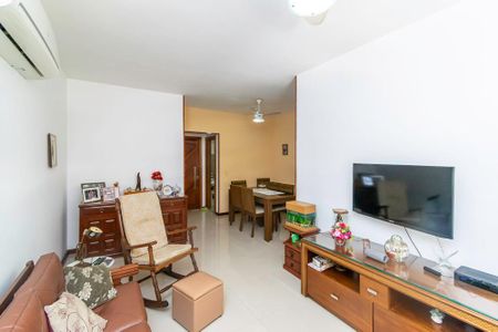 Apartamento à venda com 75m², 3 quartos e 1 vaga Apartamento à venda com 75m², 3 quartos e 1 vagaSala