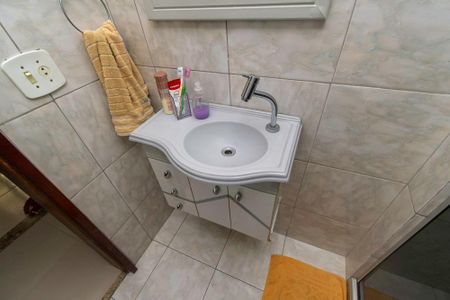 Apartamento à venda com 75m², 3 quartos e 1 vaga Apartamento à venda com 75m², 3 quartos e 1 vagaBanheiro Social