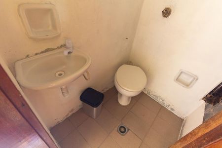 Casa à venda com 122m², 2 quartos e 2 vagasBanheiro da Edícula