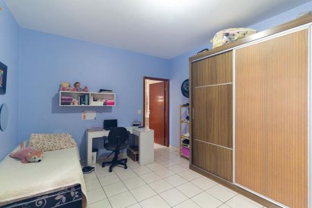 Casa à venda com 122m², 2 quartos e 2 vagasSuíte