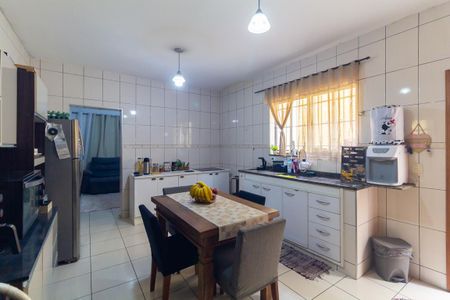 Casa à venda com 122m², 2 quartos e 2 vagasCozinha