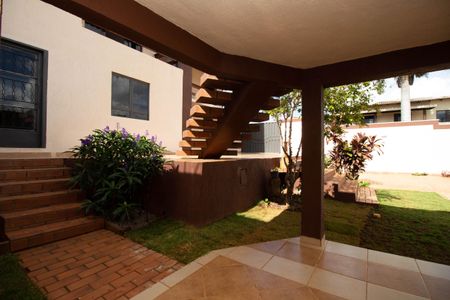 Casa de condomínio para alugar com 400m², 4 quartos e 5 vagasÁrea de Serviço