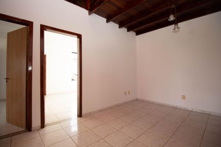 Casa de condomínio para alugar com 400m², 4 quartos e 5 vagasCorredor