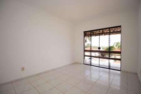 Casa de condomínio para alugar com 400m², 4 quartos e 5 vagasSuíte 1