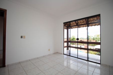 Casa de condomínio para alugar com 400m², 4 quartos e 5 vagasSuíte Master