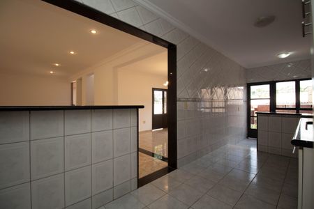 Casa de condomínio para alugar com 400m², 4 quartos e 5 vagasCozinha