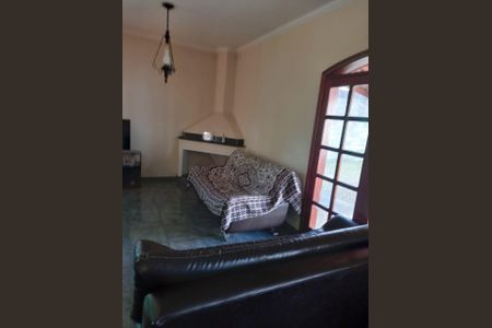 Casa à venda com 720m², 3 quartos e 4 vagas Casa à venda com 720m², 3 quartos e 4 vagasQuarto