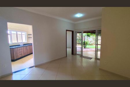 Casa de condomínio para alugar com 151m², 3 quartos e 2 vagas