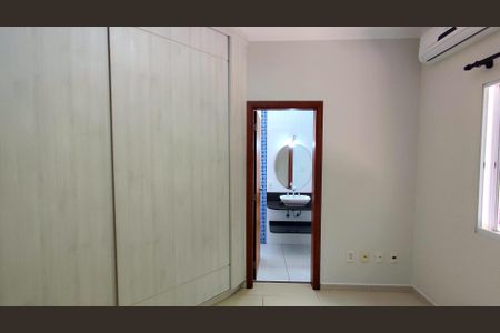 Casa de condomínio para alugar com 151m², 3 quartos e 2 vagas