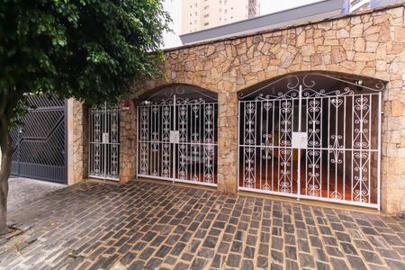 Casa para alugar com 256m², 3 quartos e 2 vagasFachada