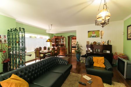 Casa para alugar com 256m², 3 quartos e 2 vagasSala