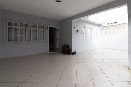 Casa à venda com 300m², 3 quartos e 2 vagasGaragem