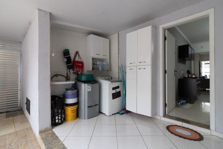 Casa à venda com 300m², 3 quartos e 2 vagasÁrea de Serviço