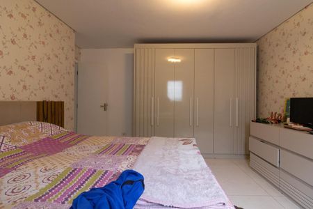 Casa à venda com 300m², 3 quartos e 2 vagasSuíte