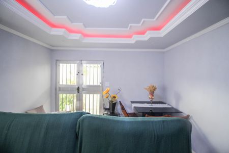 Casa para alugar com 75m², 2 quartos e 2 vagasSala