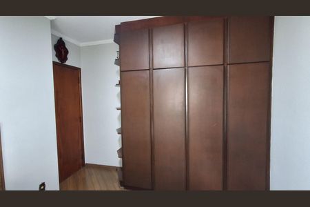 Apartamento à venda com 120m², 3 quartos e 2 vagasQuarto 2